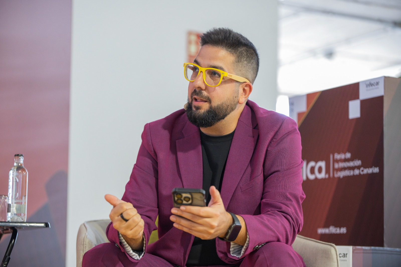 Jotaypunto en una mesa de debate en FILCA
